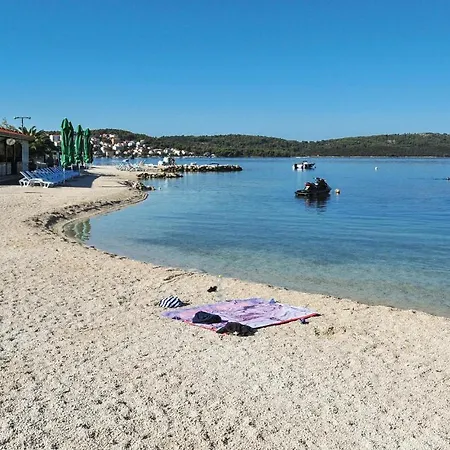 Apartment 1 Bedroom Cozy In Okrug Gornji Trogir