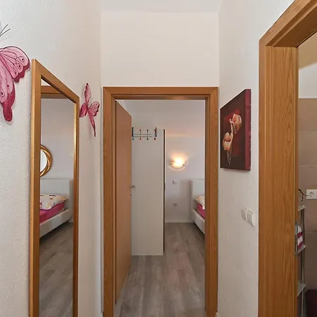 아파트 1 Bedroom Gorgeous In Okrug Gornji *
