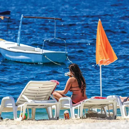 Lägenhet Amazing In Okrug Gornji