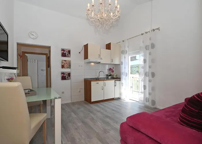 Amazing In Okrug Gornji Appartement Trogir