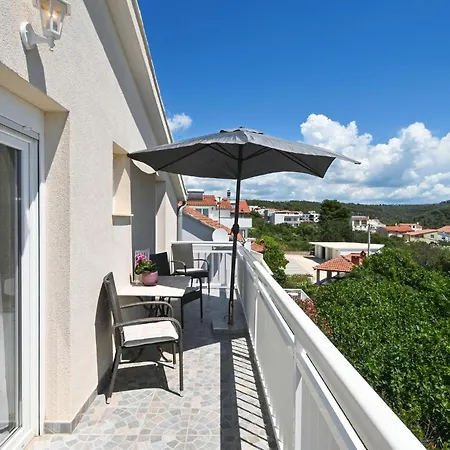 Apartmán 1 Bedroom Gorgeous In Okrug Gornji *